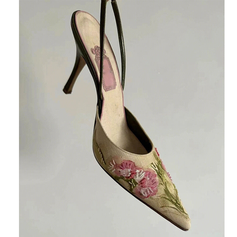 Embroidered Pointed Toe Shoe