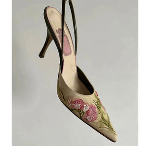 Embroidered Pointed Toe Shoe