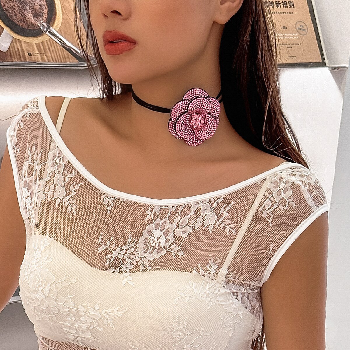 Luxury Shiny Rhinestone Flower Choker