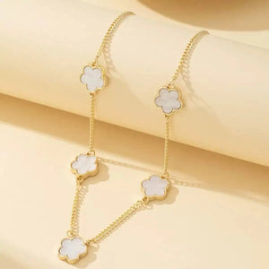 Elegant  5-leaf Flower Necklace