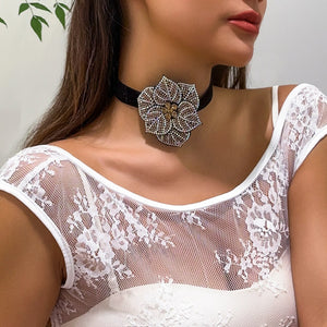 Luxury Shiny Rhinestone Flower Choker