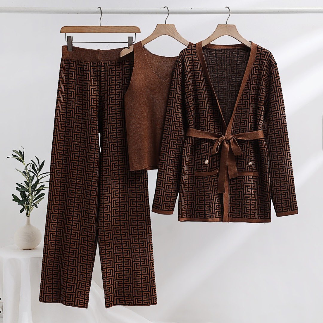 Panelled Knitwear+Wide Leg Pant+Camis