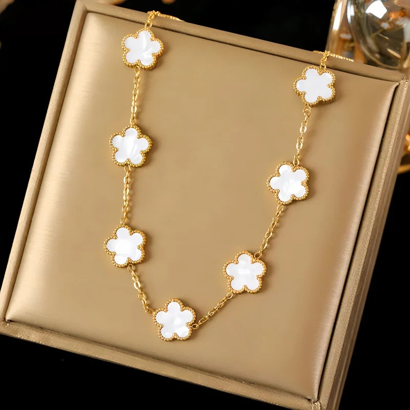Elegant  5-leaf Flower Necklace