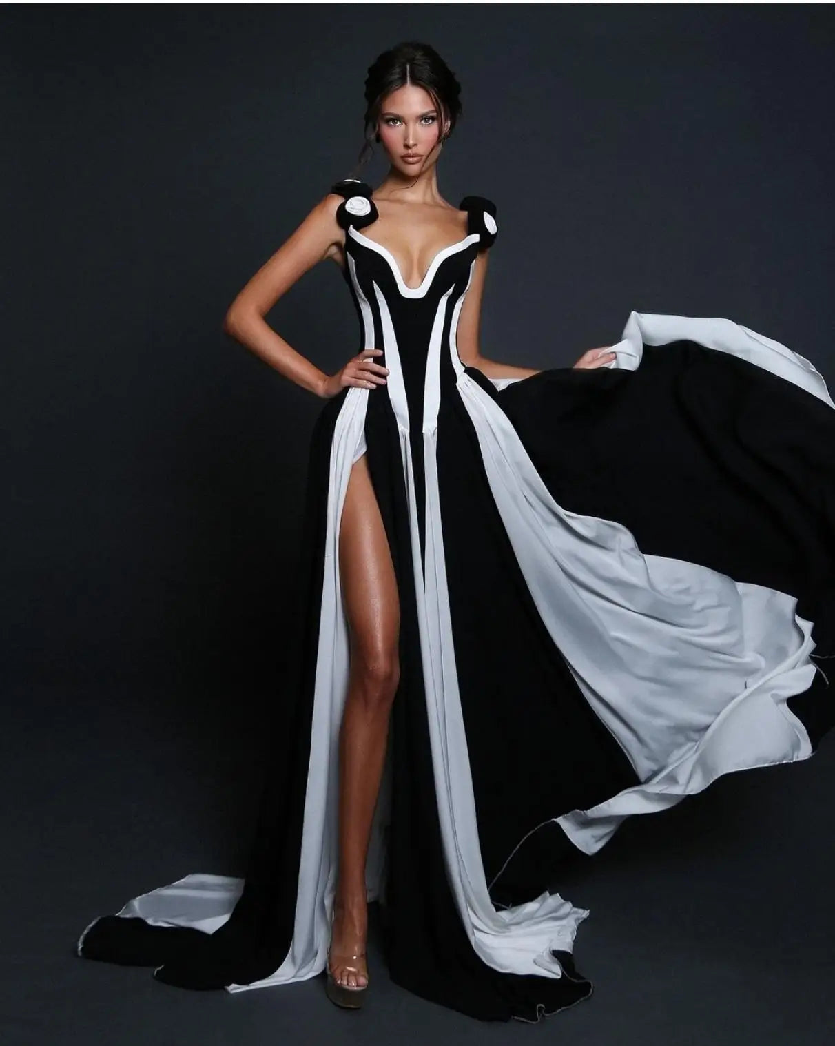 Stereoscopic Flowers White and Black Bandage long Dress