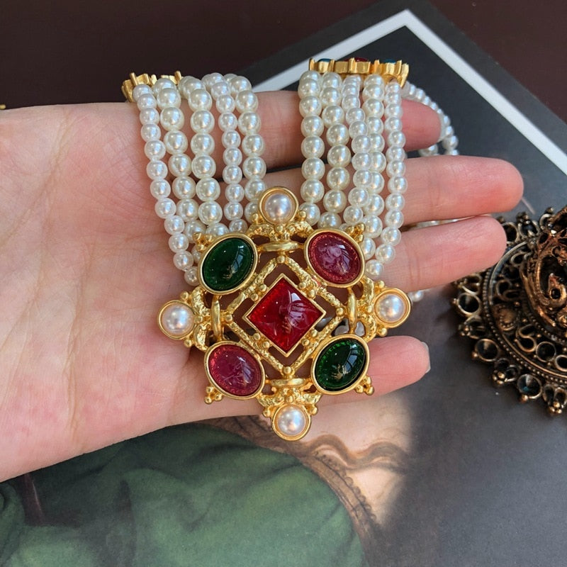 Elegant Retro Courtly Necklace