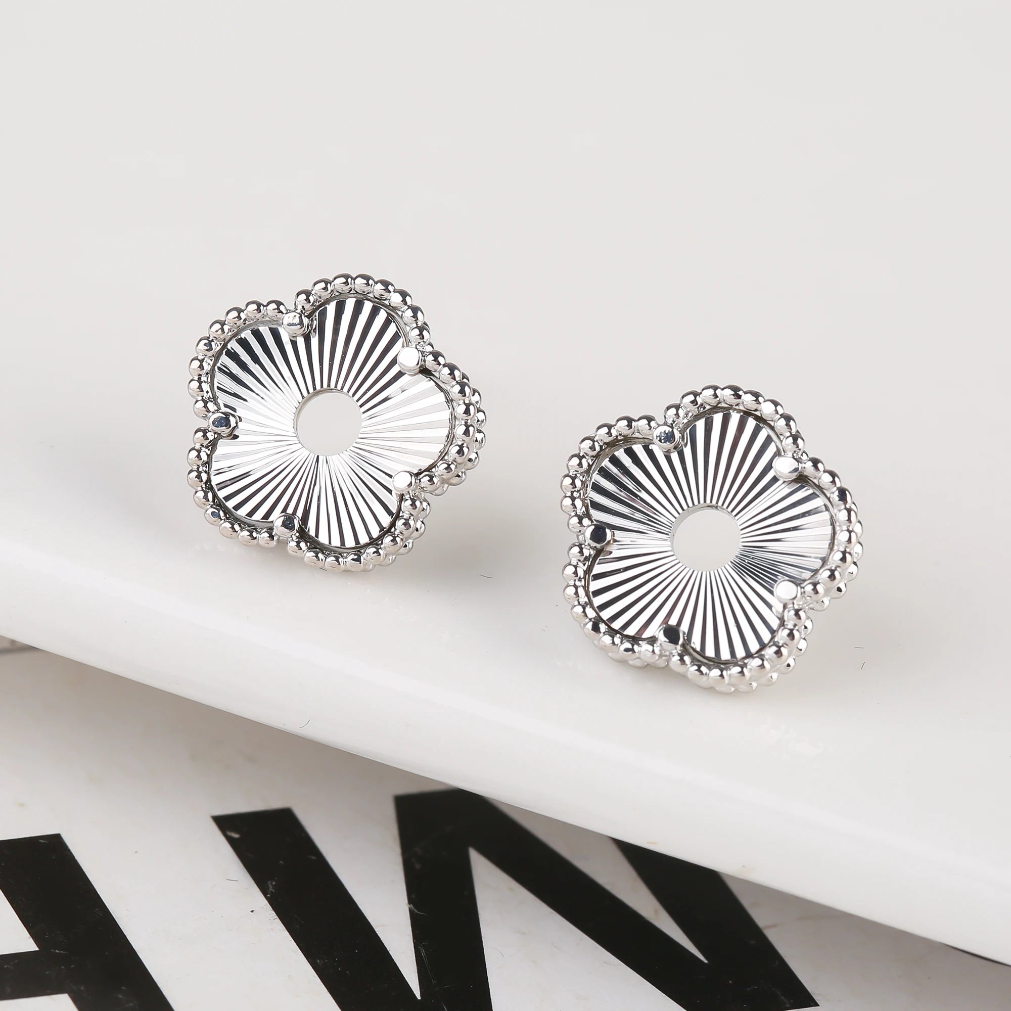 Hollow Metal Double sided Hollow Jewelry Set