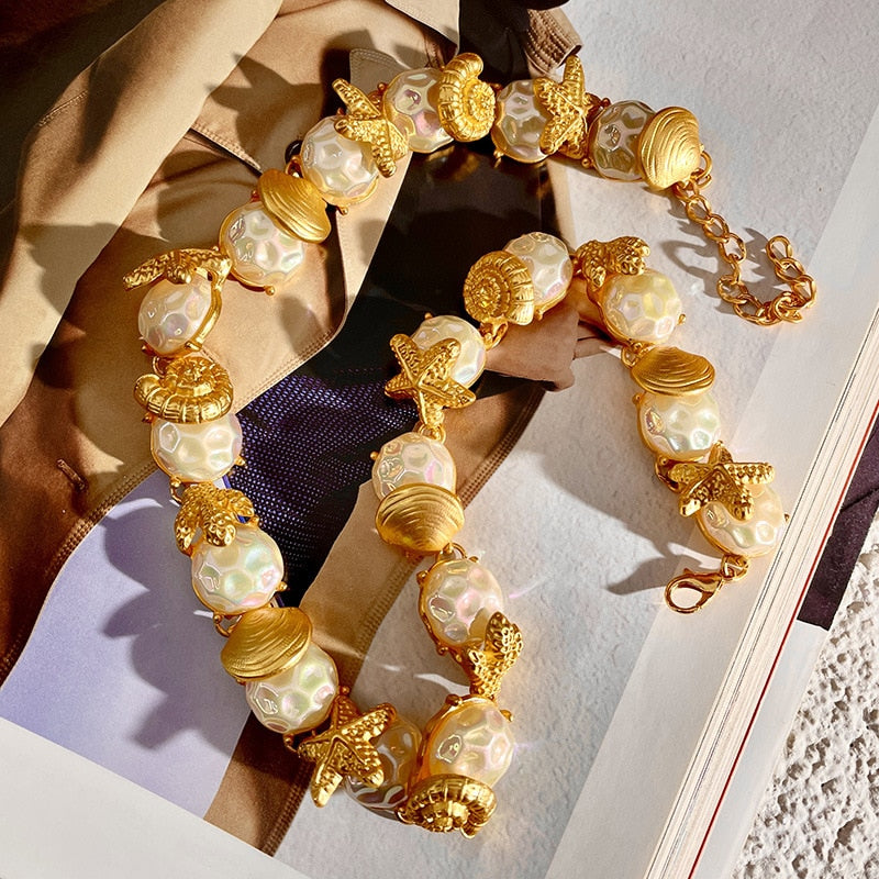Retro Pearl Necklace